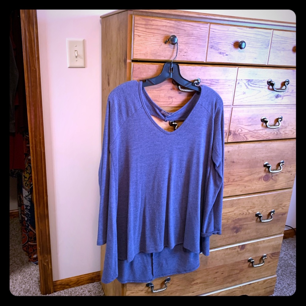 ⭐️B1G1FREE⭐️ Dark blue/gray sweater! 😊